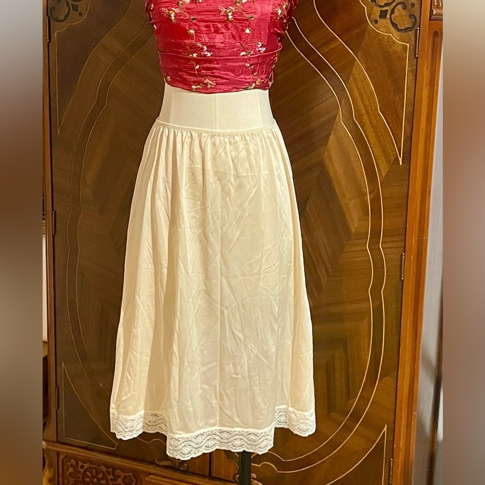 Komar Half Slip
